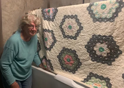 Warren woman takes pride in love of quilting